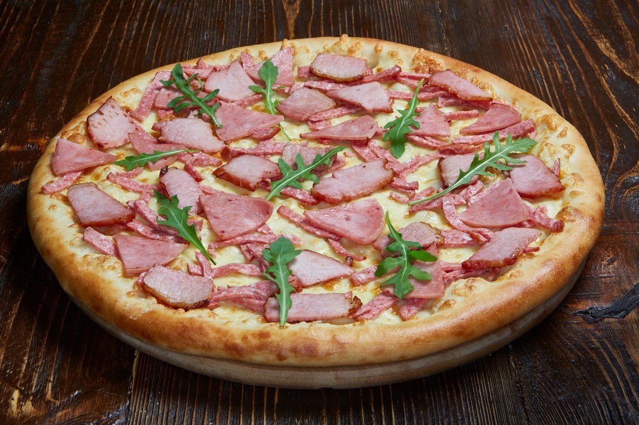 классический рецепт пиццы с колбасой сыром и помидорами фото 70